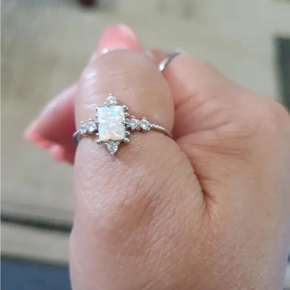 Opal Halo S925 Sterling Silver Ring with White Fire Opal Center. New. - Picture 3 of 9